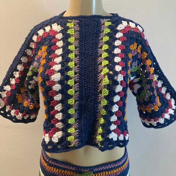 Crochet low rise pants outfit with crop top - Picture 6 of 9